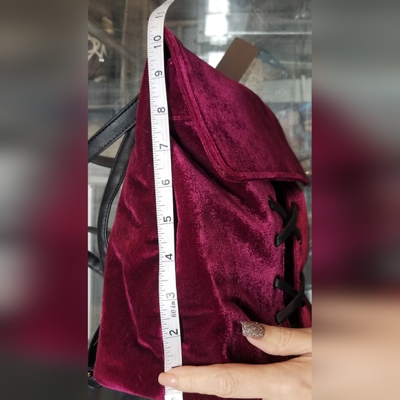 *SOLD* OMG Accessories Burgundy Velvet Lace-up Backpack NWT - Picture 8 of 8